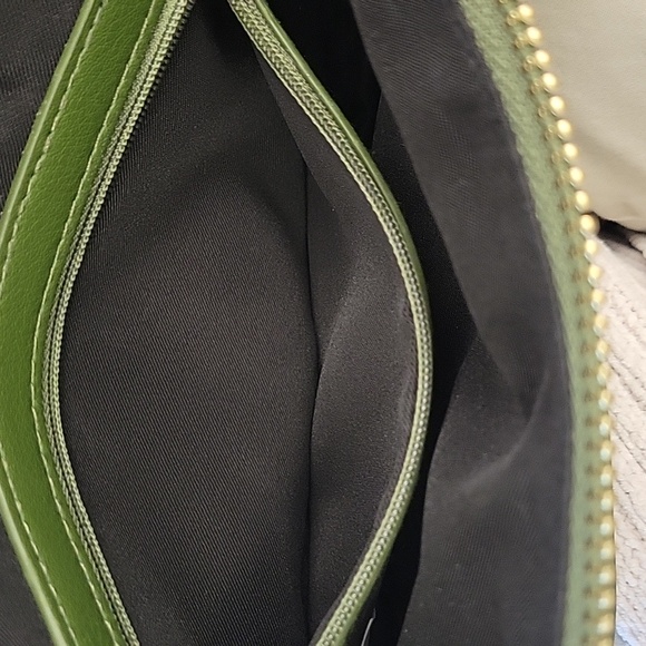 Madden NYC Olive Crossbody/Fanny Pack-NWOT - Picture 9 of 10